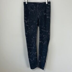 Athleta black and white swirl tight